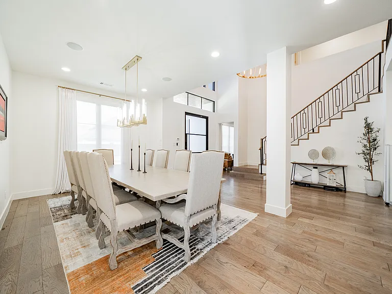 11616 Jamestown Rd — Photo 4