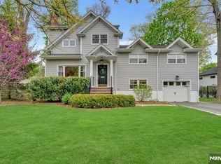 96 Lakewood Ave, Ho Ho Kus, NJ 07423
