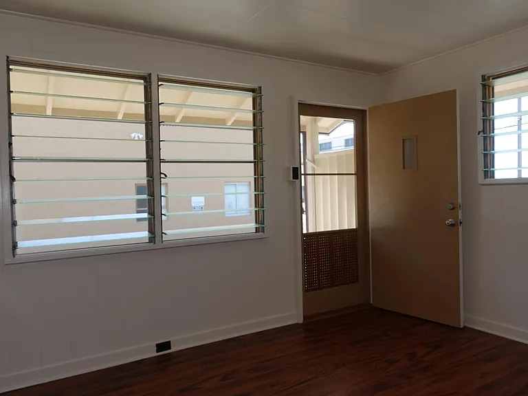 1328 N School St #1 — Photo 3