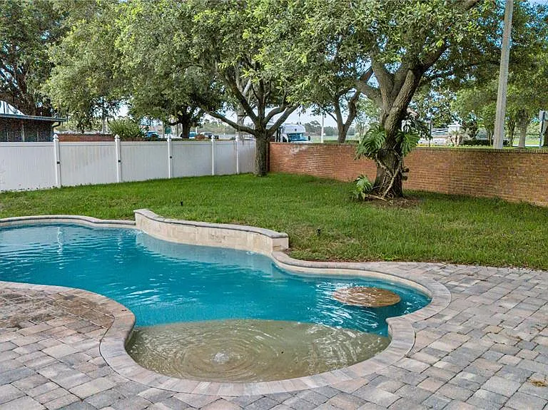 2031 Wintermere Pointe Dr — Photo 22