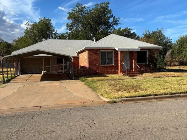606 Avenue C NE, Childress, TX 79201