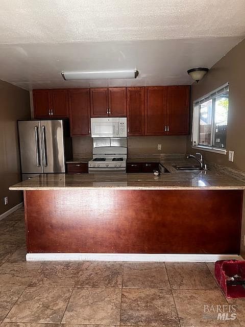 2nd image of 140 Yorkshire Ct