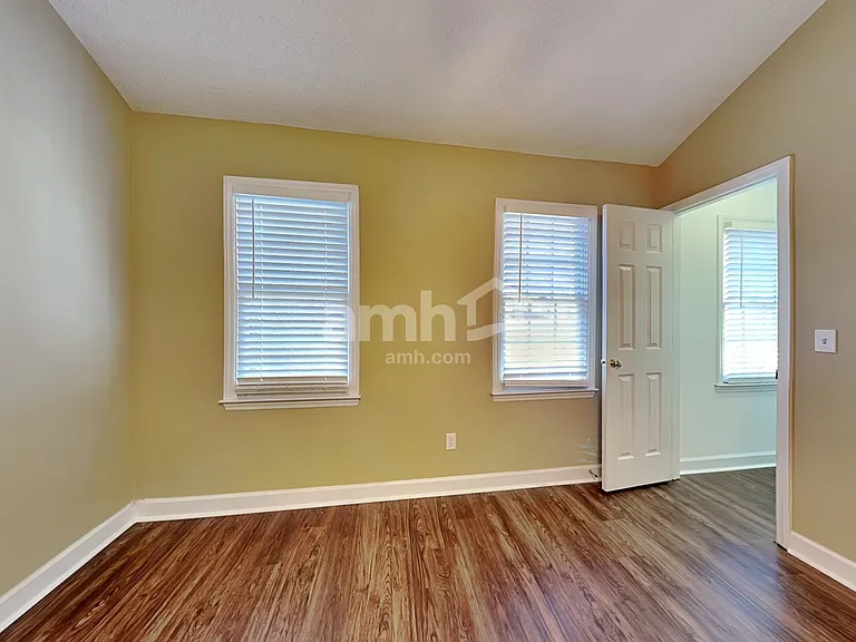 946 E Durness Ct — Photo 9