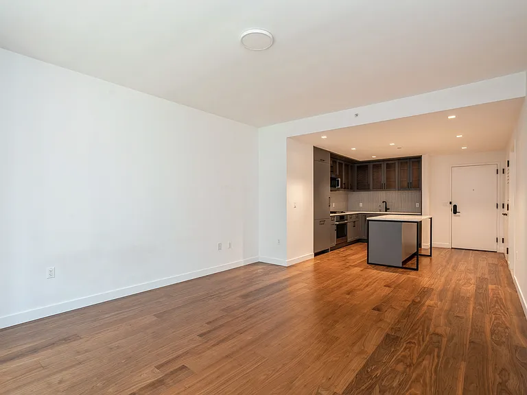 2 Shore Ln #4L — Photo 4