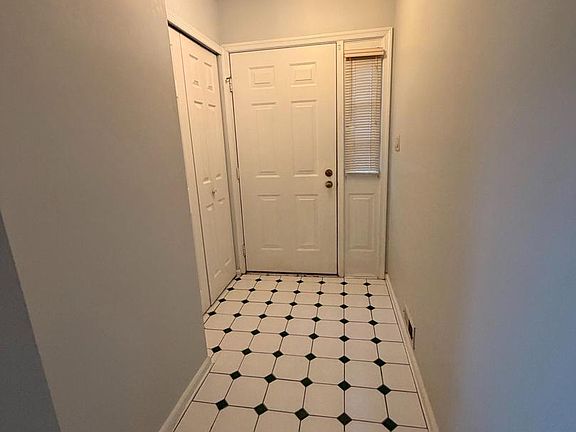 3rd image of 551 Steeplechase Ct