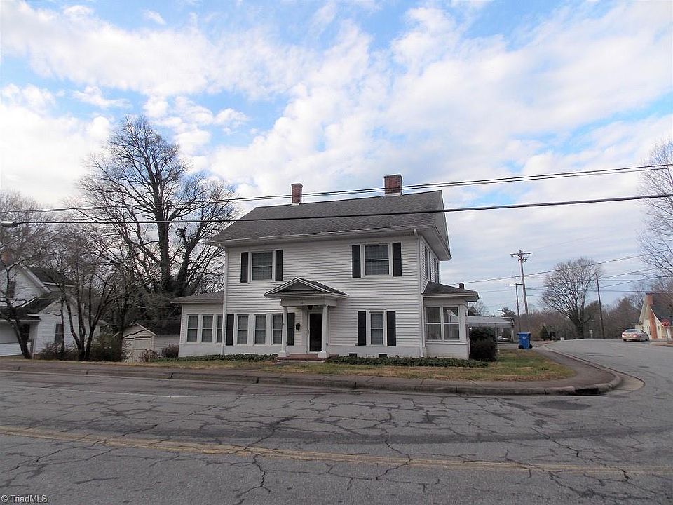 1st image of 811 9th St