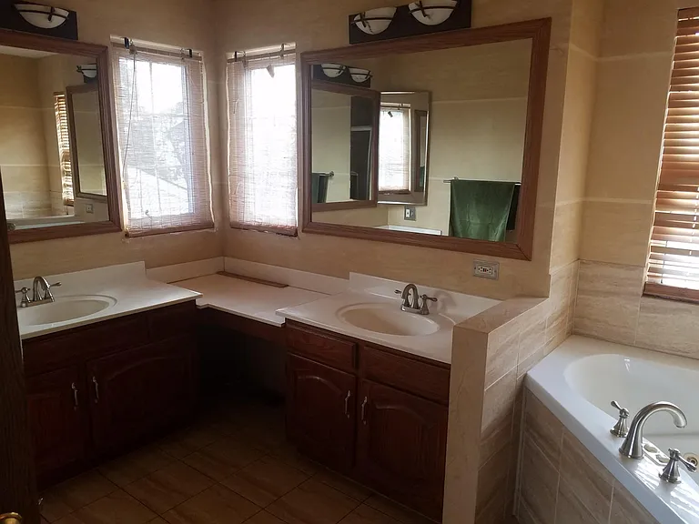 33 Buchanan Ln — Photo 3