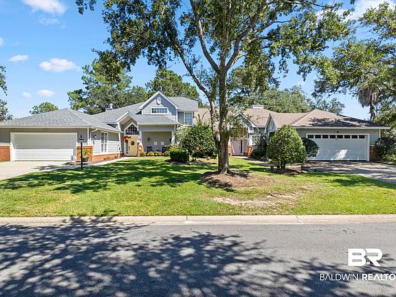 3rd image of 631 Pinehurst Dr