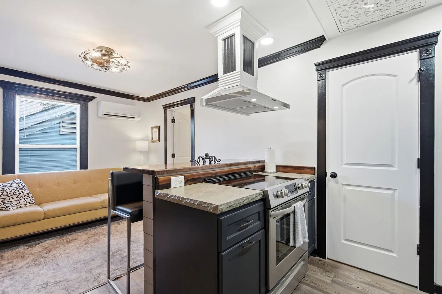 2 bed, 2.0 bath, $4,366 — Photo 1