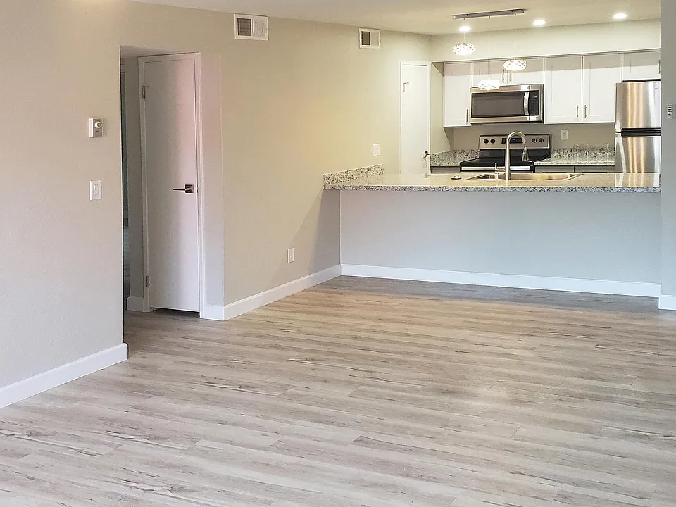 2 Bedroom Kitchen & Living Room