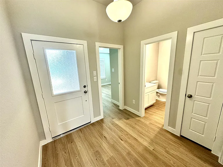 8615 Jetty Glen Dr — Photo 2