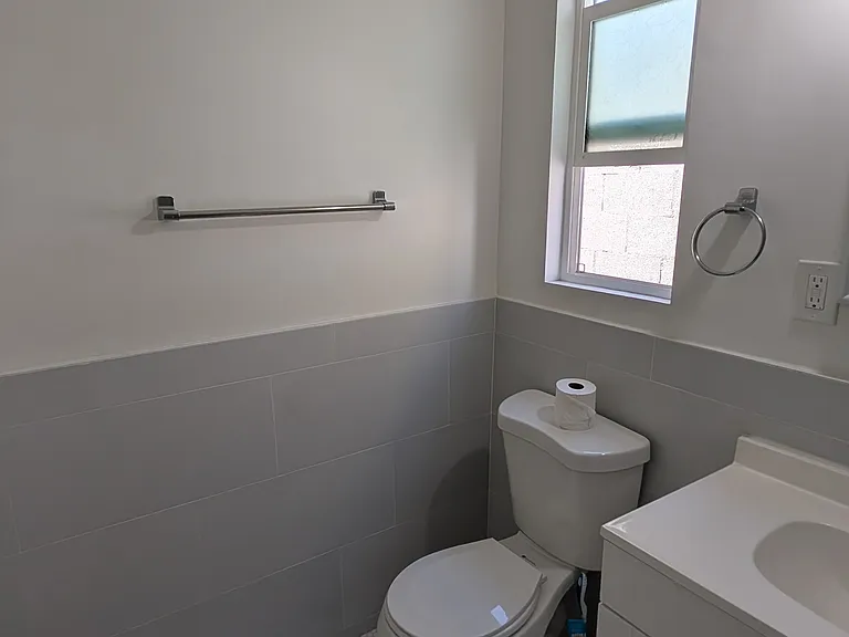 1101 W Vernon Ave #11 — Photo 9