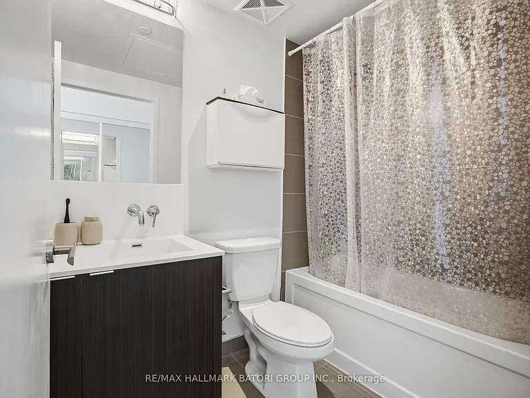 100 Harbour St #4611 — Photo 6