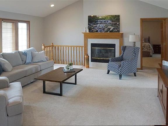 4th image of 2315 Greenwood Dr