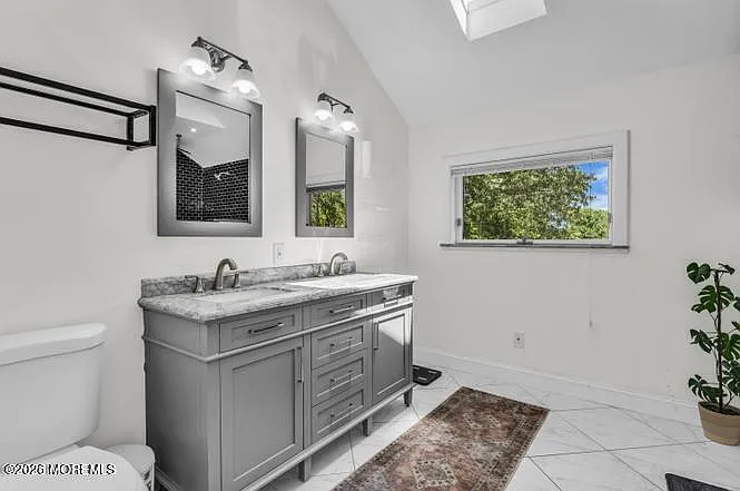 51 Venice Dr — Photo 10