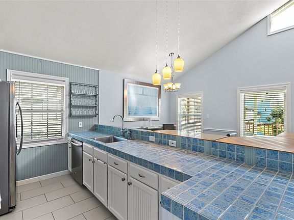 3rd image of 13810 San Domingo Dr
