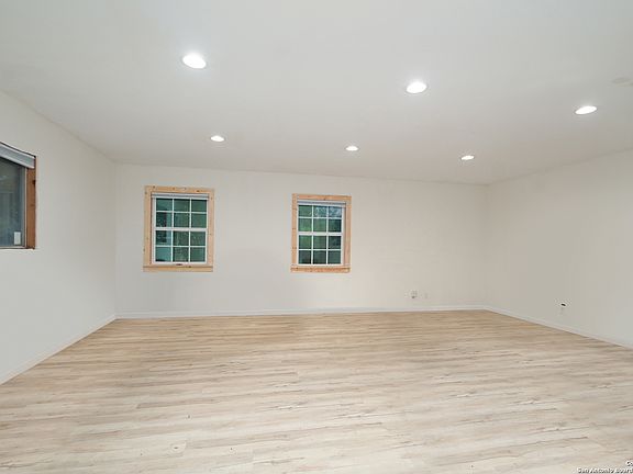 3rd image of 3130 WHITEWING LN