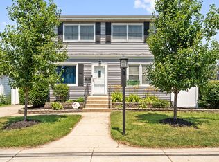 15 Ridge Rd, Lemont, IL 60439