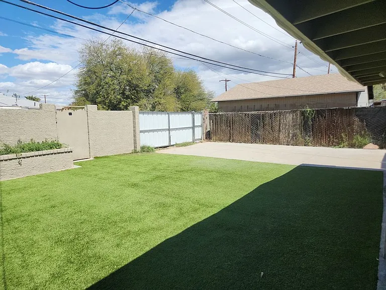 2918 W Missouri Ave — Photo 11
