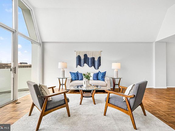 5th image of 700 7th St SW APT 826