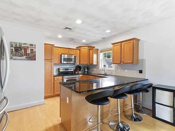 5th image of 200 Roger Williams Ave Unit 205