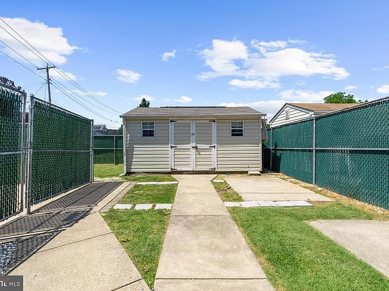 1268 Delbert Ave — Photo 37