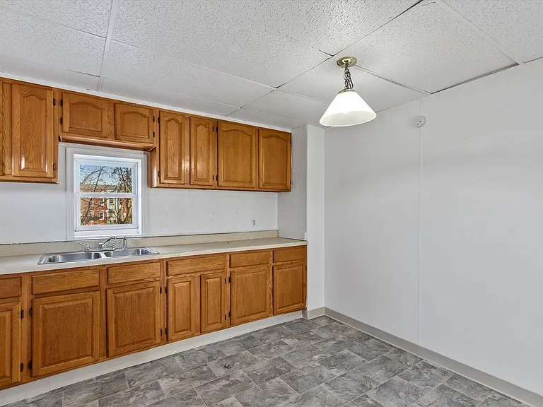 217 W College Ave — Photo 3