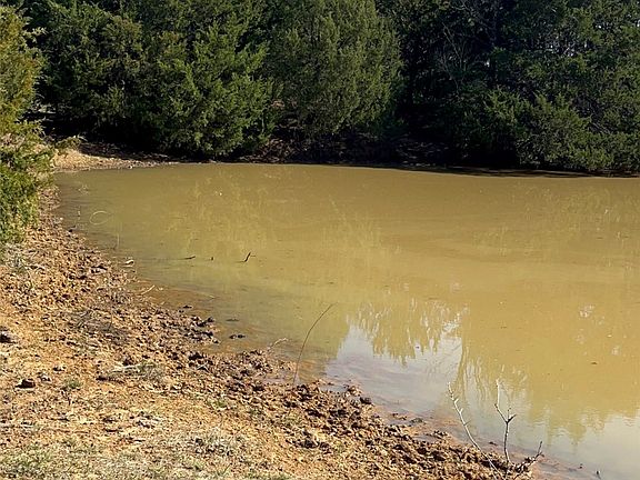 3rd image of 833 County Road 426