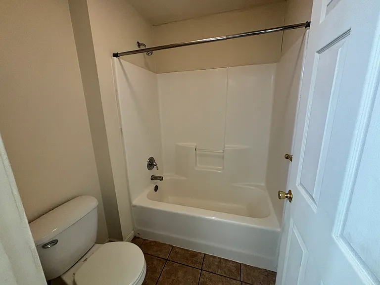 1329 Fraternity Village Dr — Photo 12