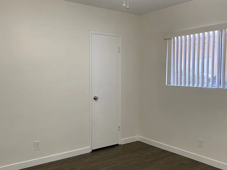 1546 S Gramercy Pl #6 — Photo 11
