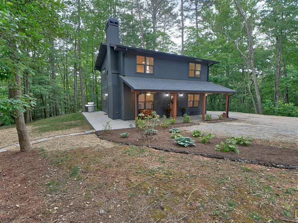 110 John English Dr, Clayton, GA 30525