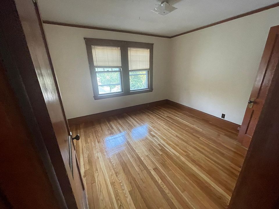 1st image of 7 Elliot St Floor 3