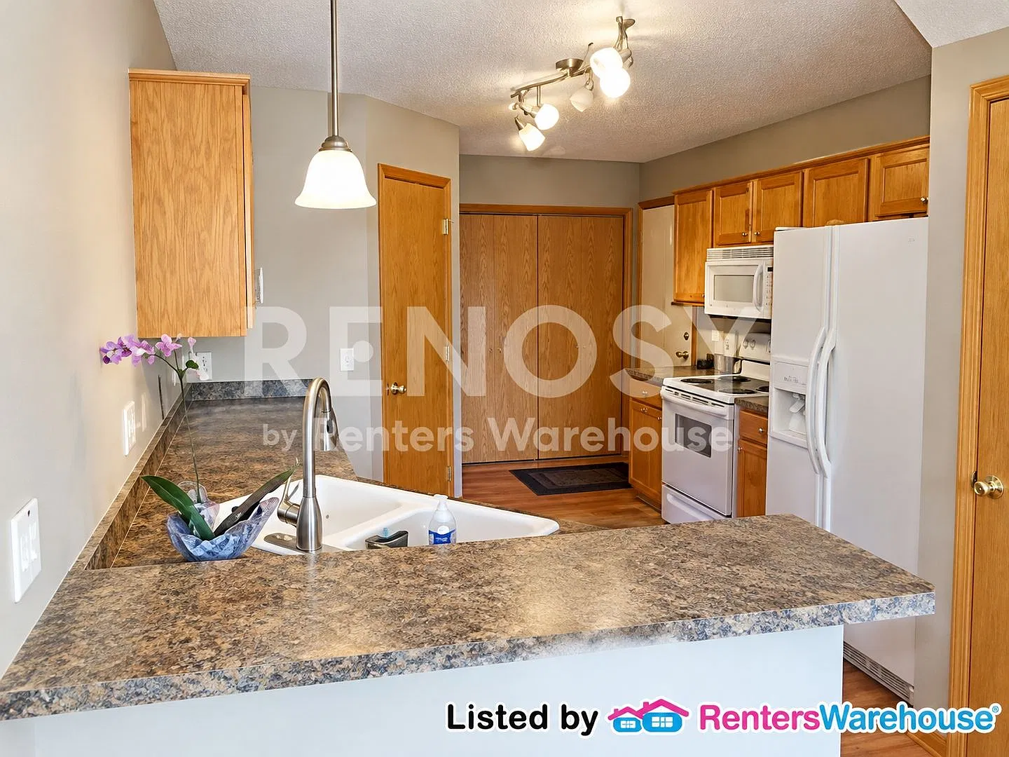 Available December 14th 2 Bedroom 2 Bath End Unit Townhouse in Ramsey — Photo 3