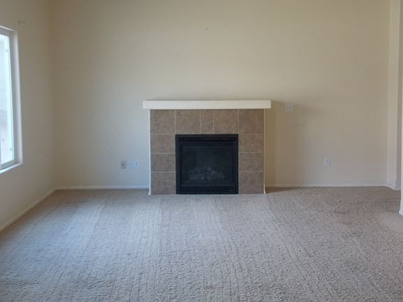 Family Room w/ gas fireplace