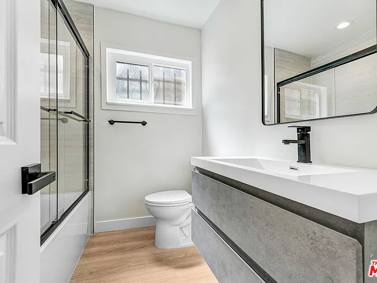 525 N Sweetzer Ave #3 — Photo 7