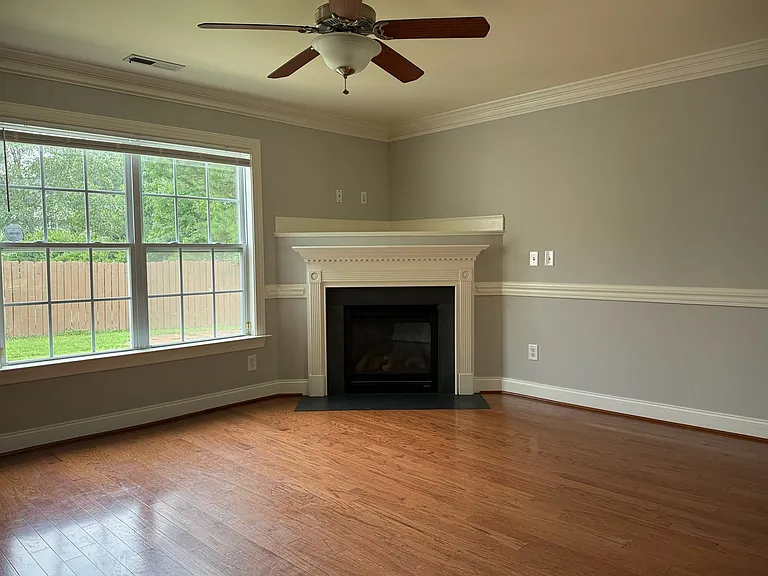 1205 Dexter Ridge Dr — Photo 3
