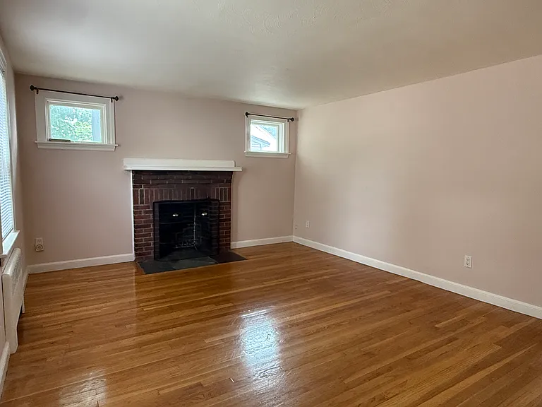 31 Falmouth Rd — Photo 4