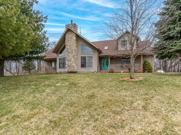 9293 Arrowhead Dr, Savanna, IL 61074