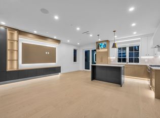 5150 Spencer St #2, Vancouver, BC V5R4A3