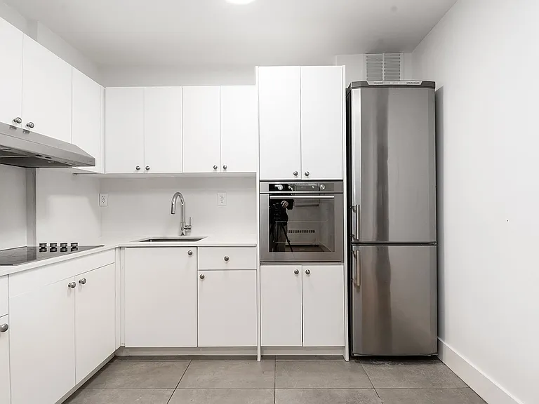 730 Saint Clarens Ave — Photo 13