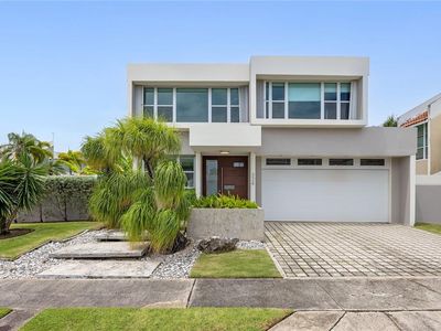 P 25 Delfin St, Dorado, PR, 00646