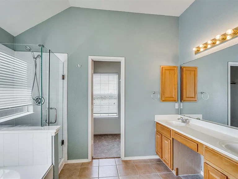 3408 Oleander Dr — Photo 5