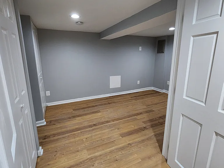 905 Kearny St NE — Photo 47