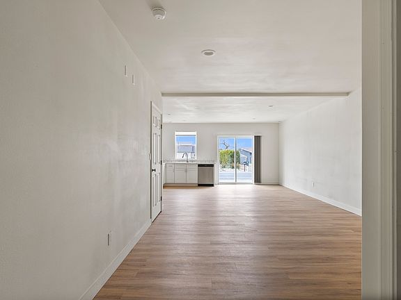 4th image of 2625 W Marina Dr #1