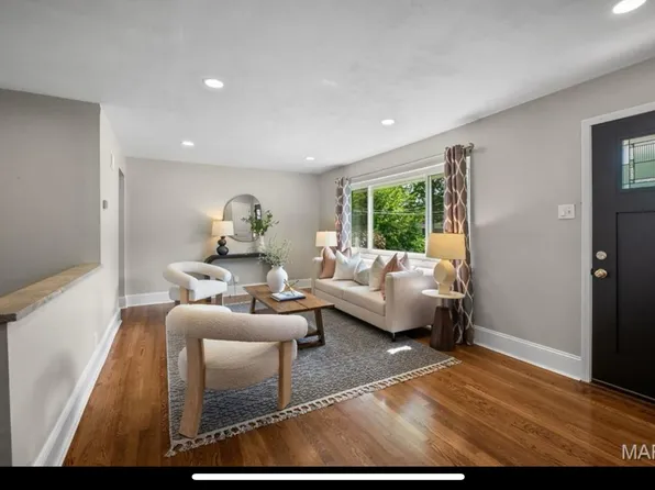 1142 Ruth Dr, Saint Louis, MO 63122