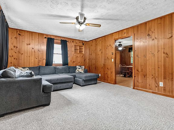 5th image of 425 Ragged Ridge Rd