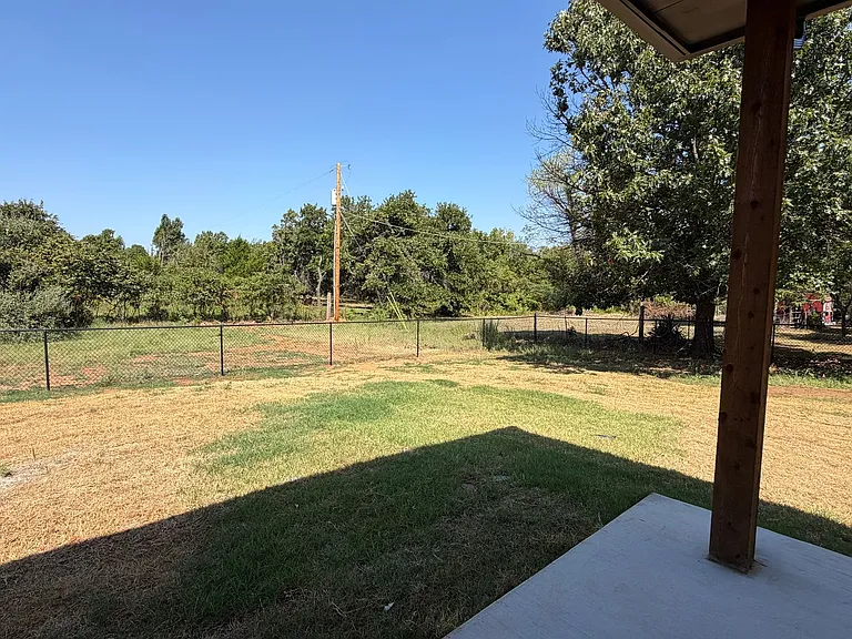 16409 April Dr — Photo 5