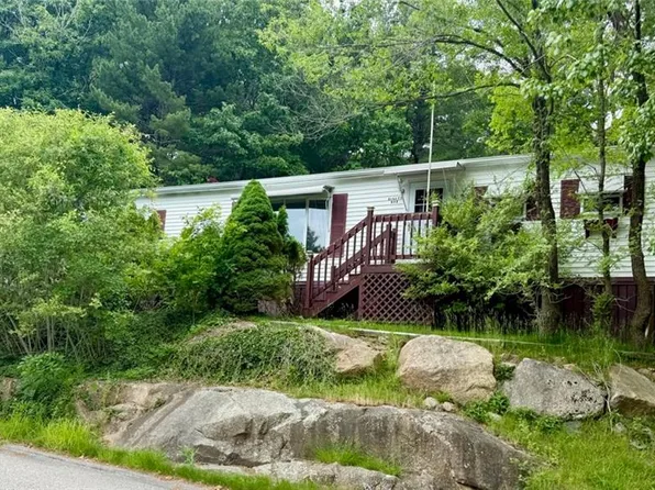 81 Sherwood Valley Ln, Coventry, RI 02816