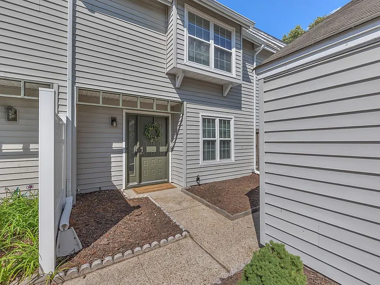 5036 Glenwood Way — Photo 6