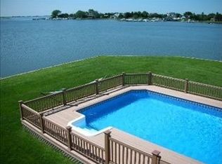 40 Old Fort Ln, Southampton, NY 11968